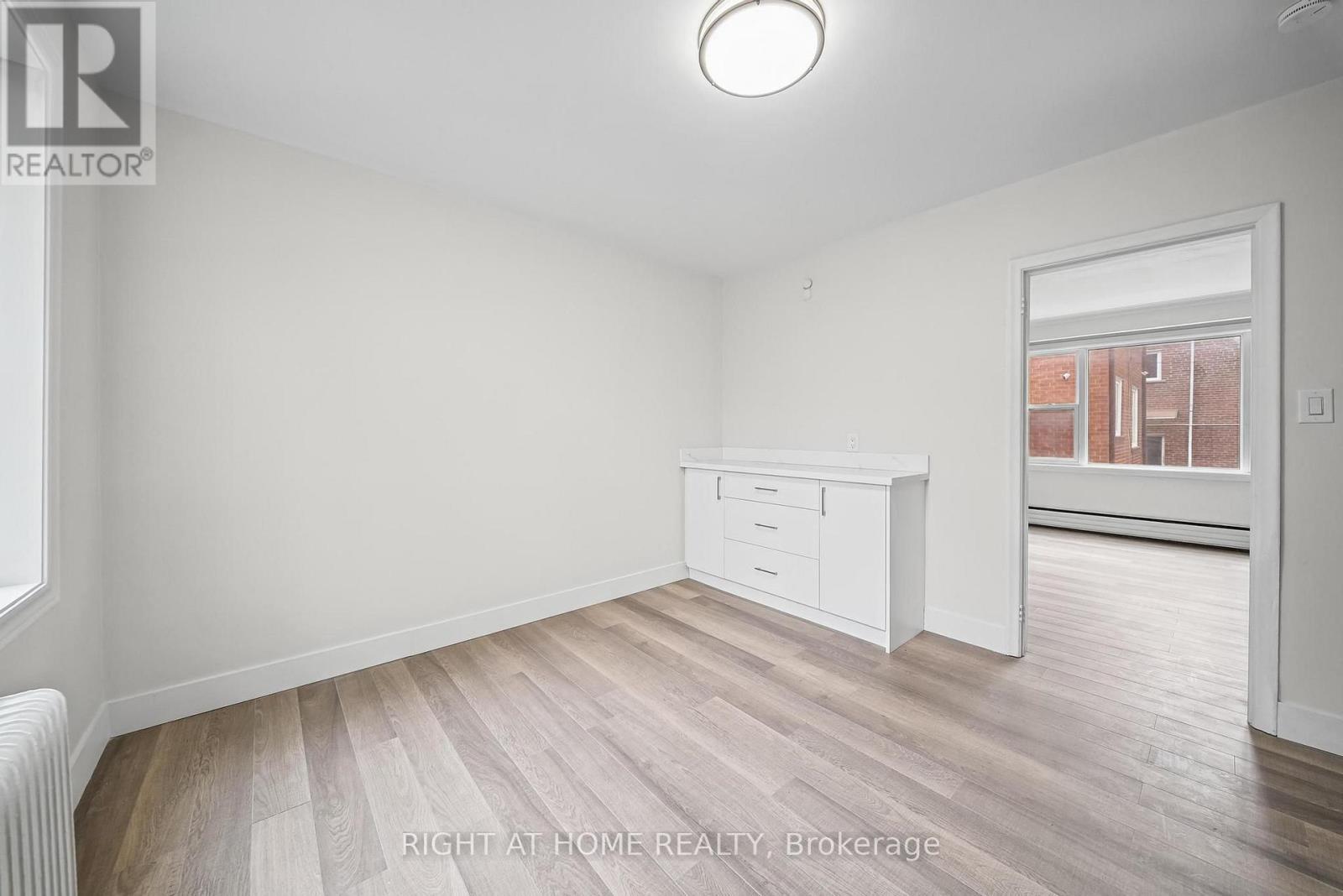 3 - 32 Vanevery Street Property Photo 12