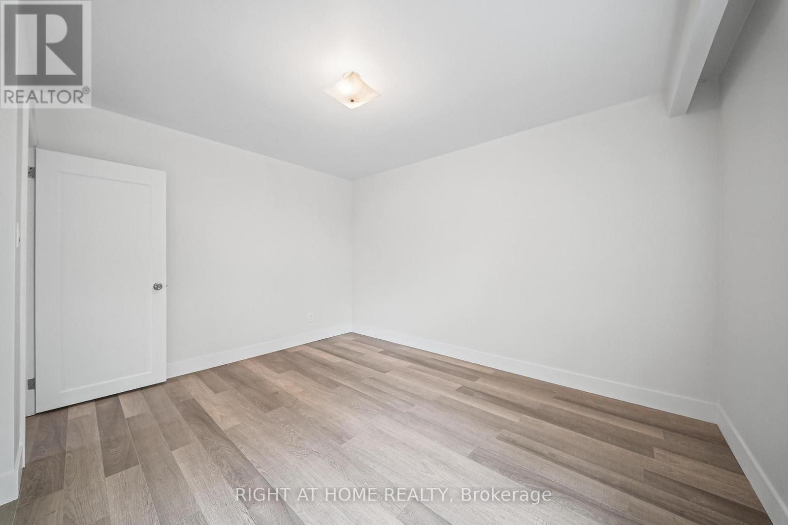 3 - 32 Vanevery Street Property Photo 15