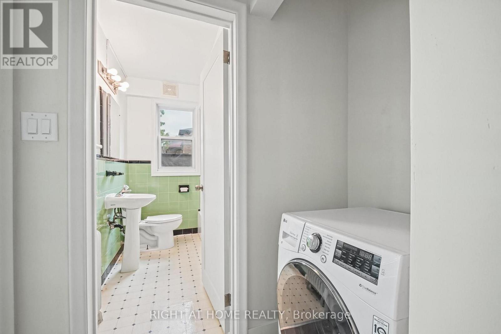 3 - 32 Vanevery Street Property Photo 19