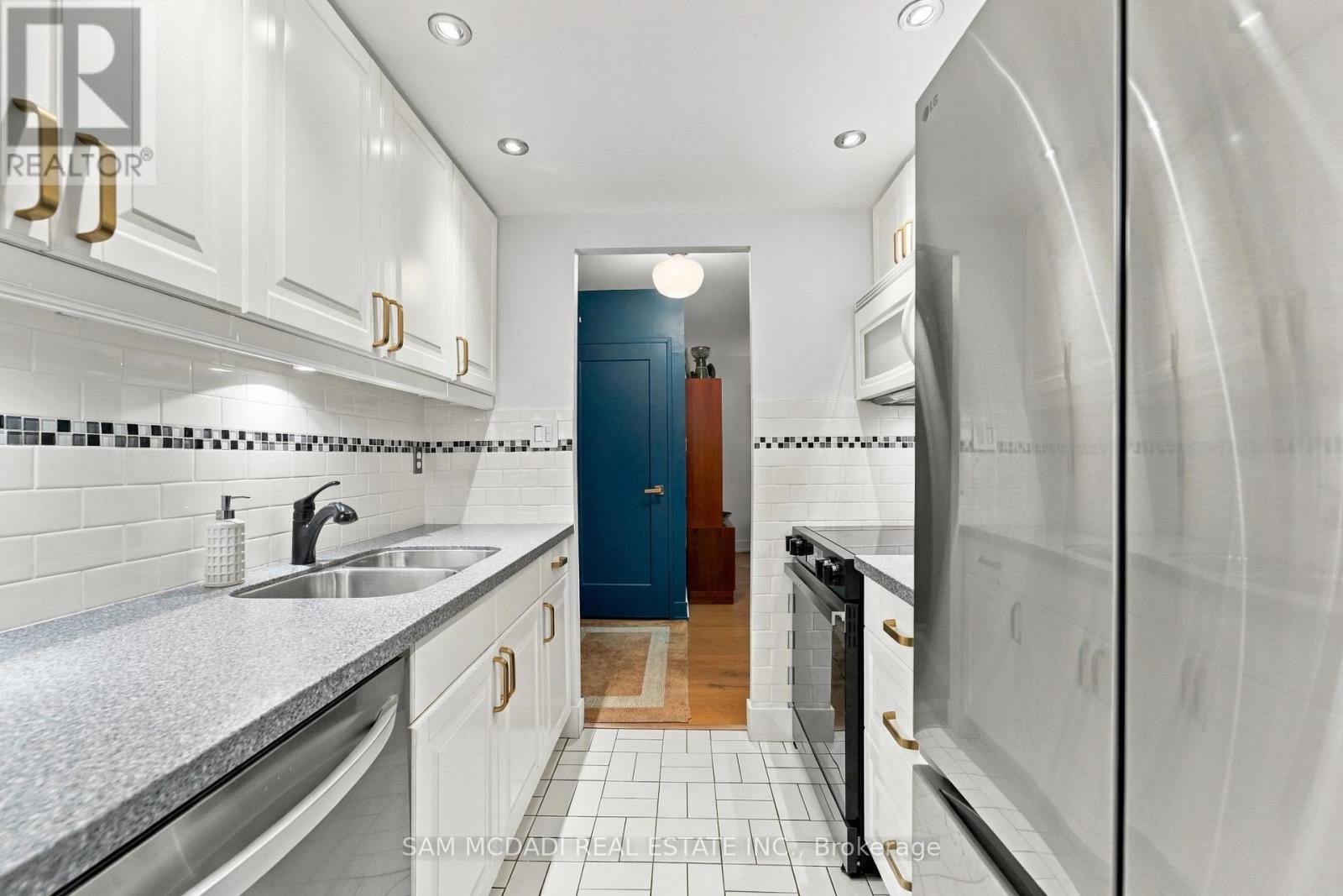 206 - 812 Burnhamthorpe Road Property Photo 16