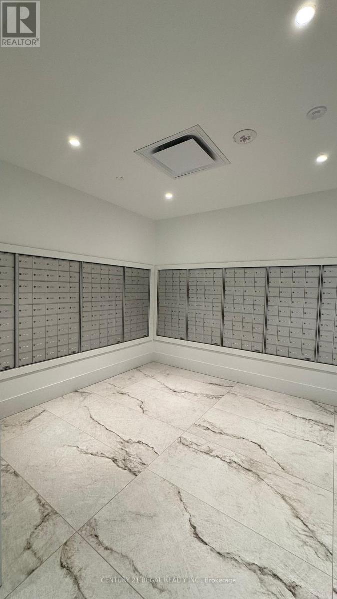 818 - 4010 Eglinton Avenue W Property Photo 7
