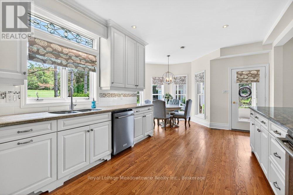 8550 Appleby Line Property Photo 10