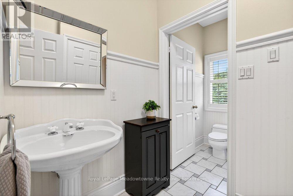 8550 Appleby Line Property Photo 33