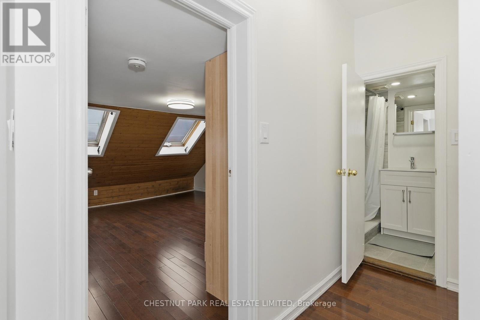 Upper - 41 Roncesvalles Avenue Property Photo 19