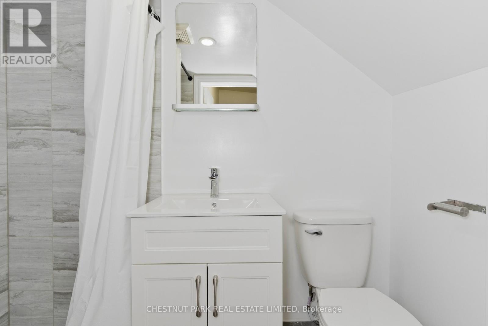 Upper - 41 Roncesvalles Avenue Property Photo 20