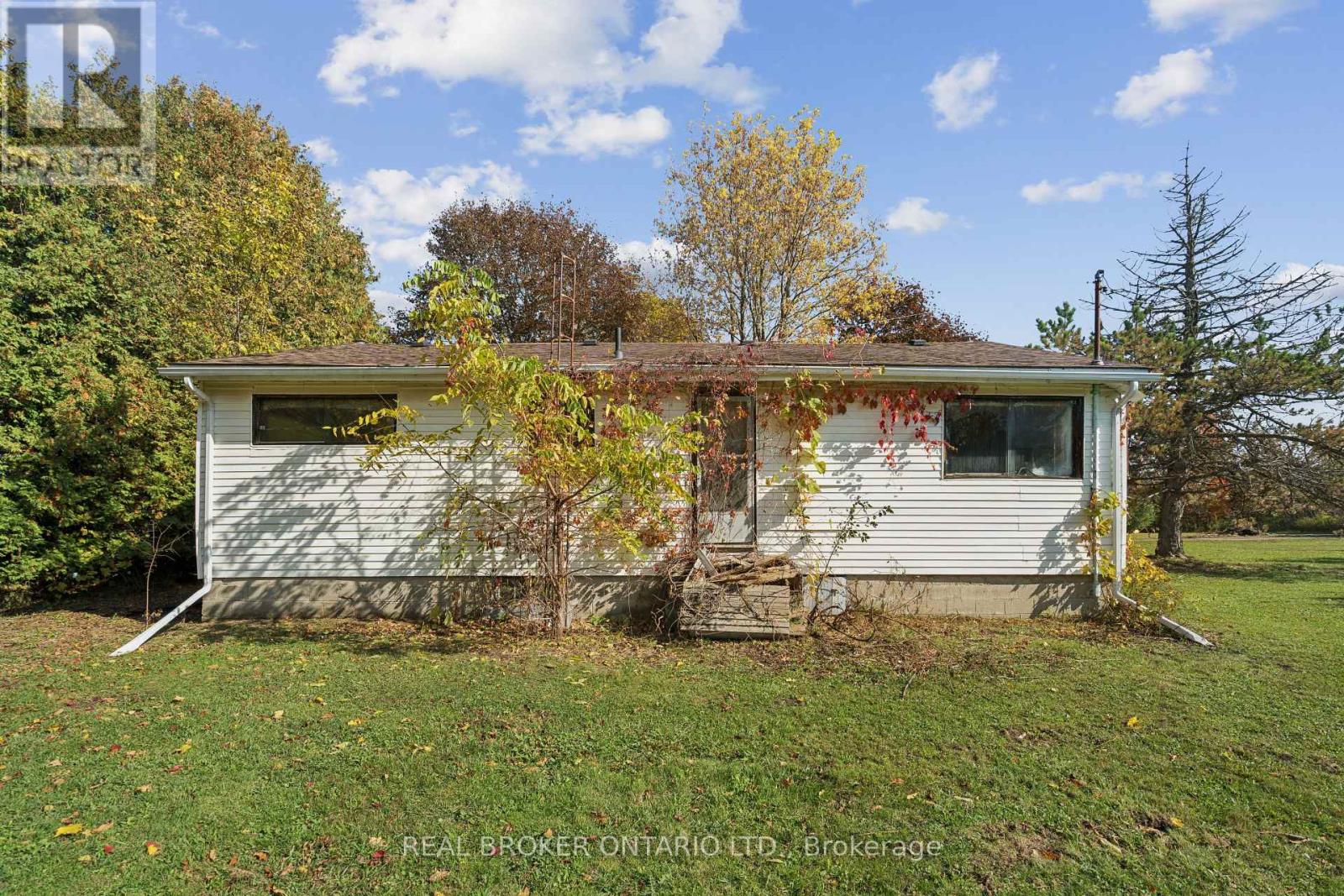 5649 25 Side Road Property Photo 8