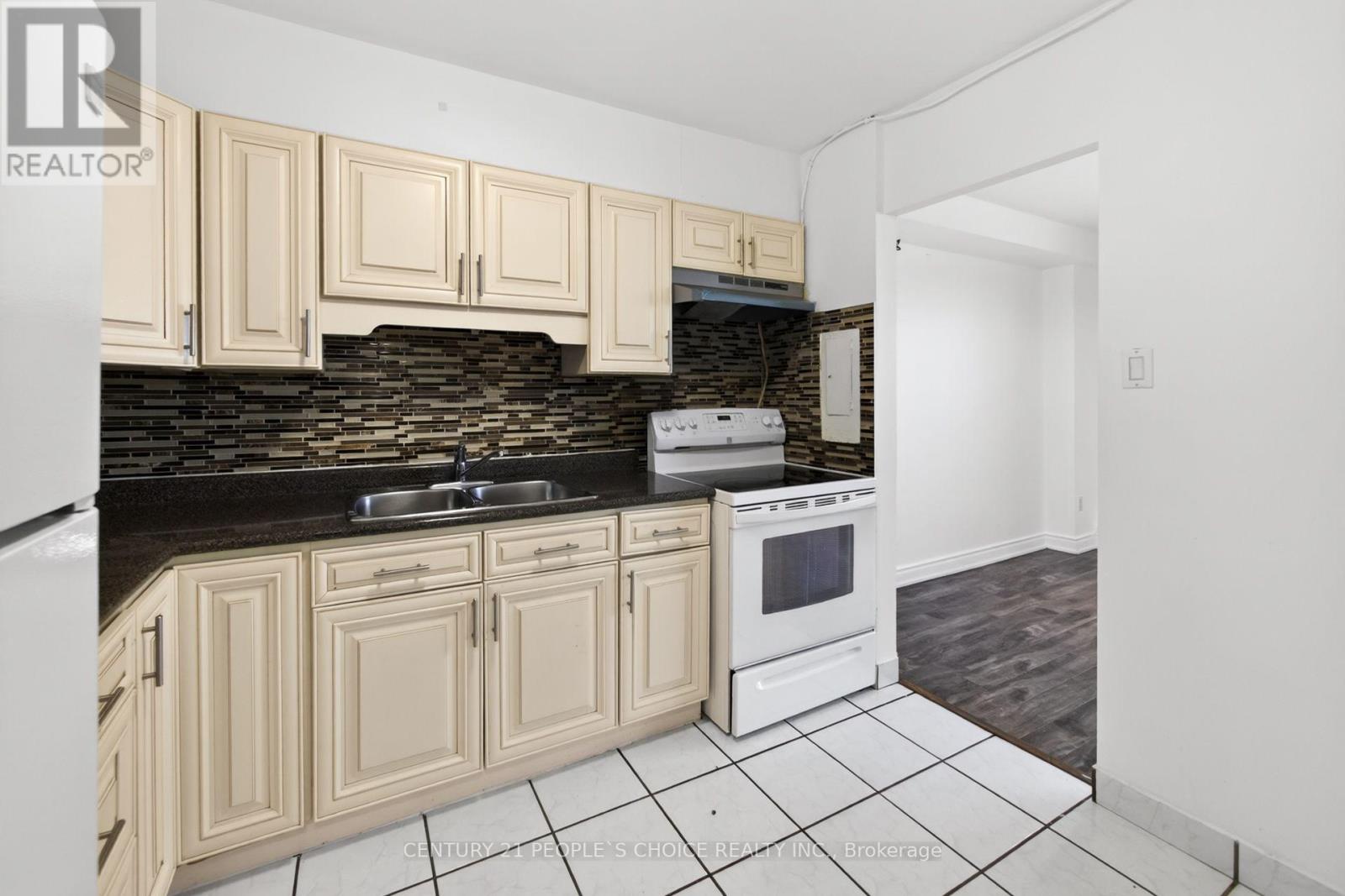 902 - 3390 Weston Road Property Photo 16