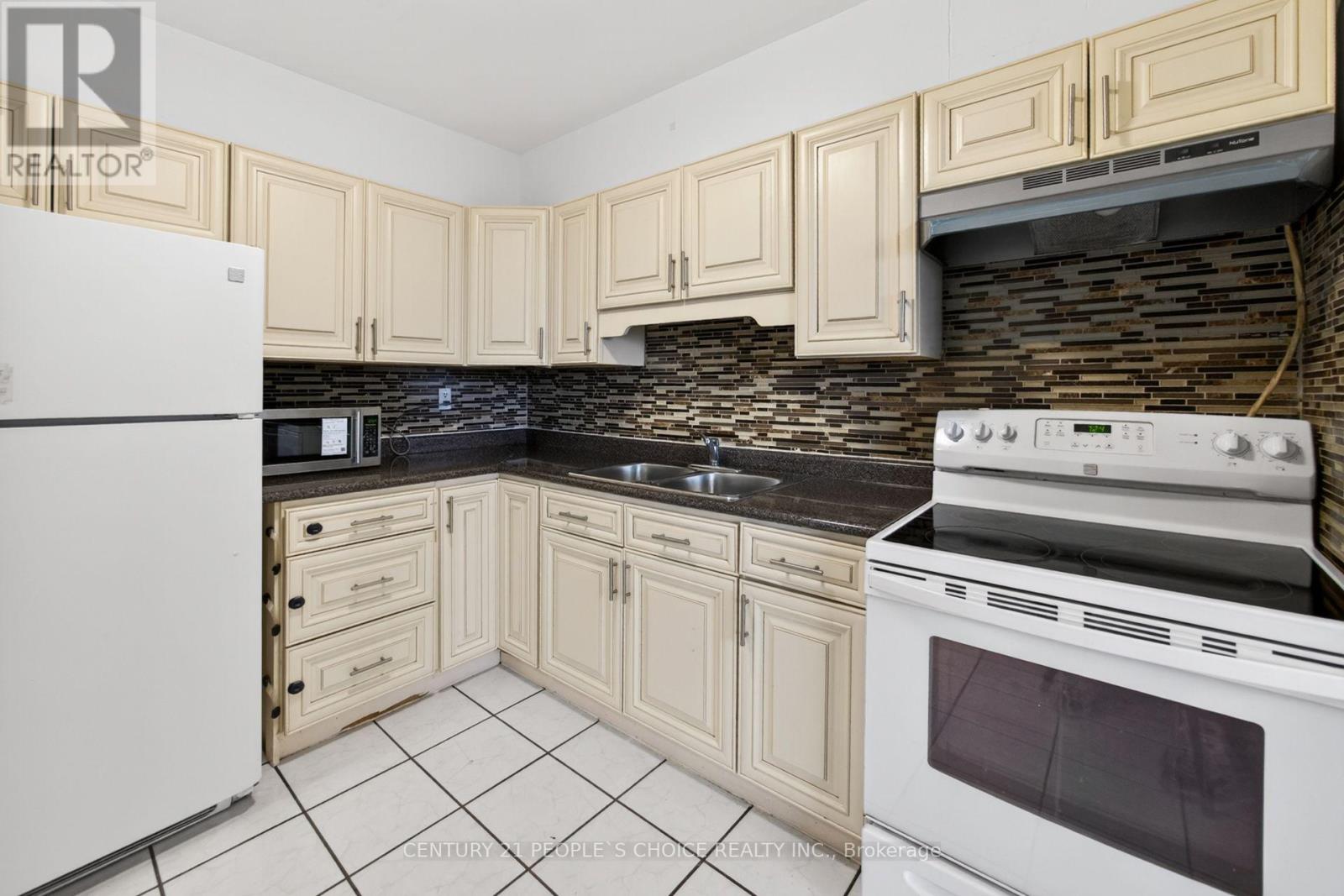 902 - 3390 Weston Road Property Photo 18