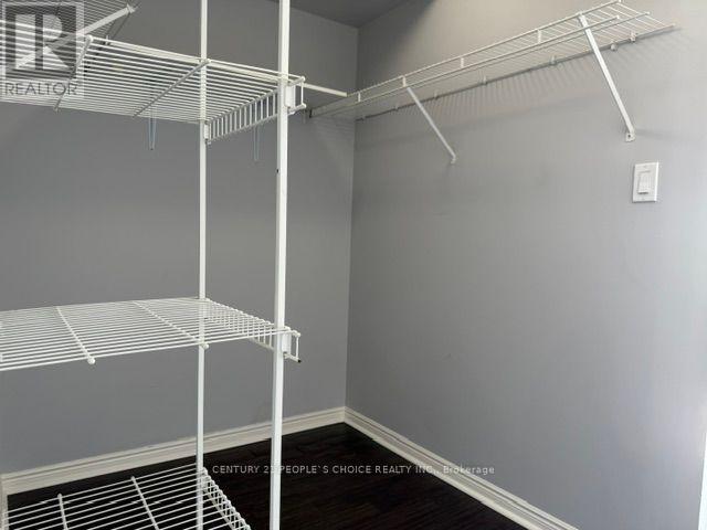 1109 - 135 Hillcrest Avenue Property Photo 16