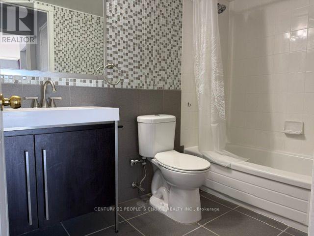 1109 - 135 Hillcrest Avenue Property Photo 17
