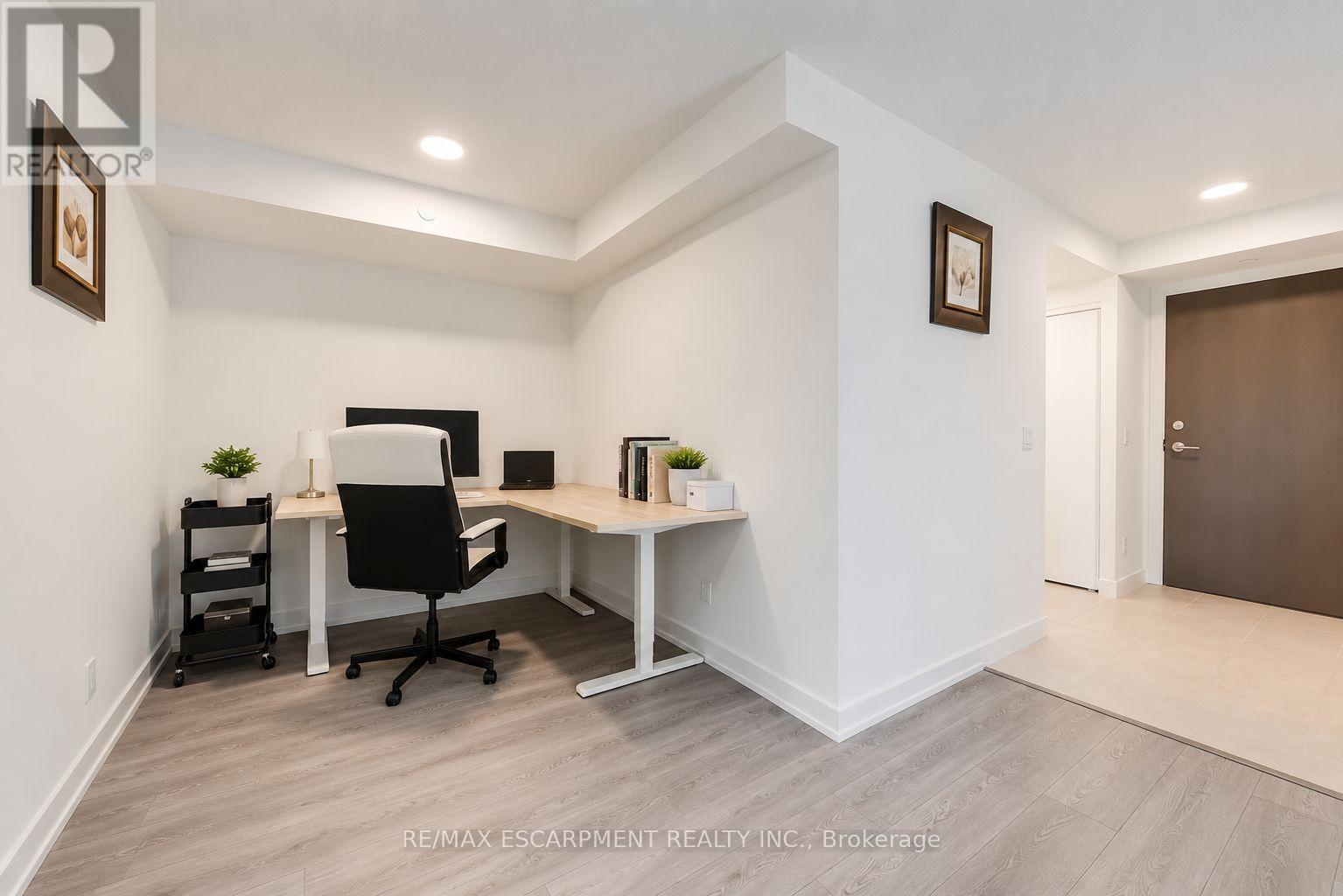 309 - 10 Wilby Crescent Property Photo 9