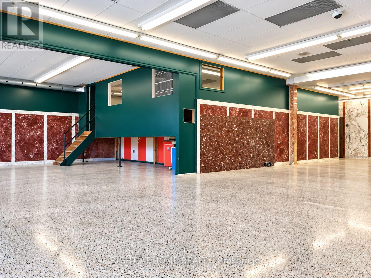 St. Clair Avenue West Property Photo 14