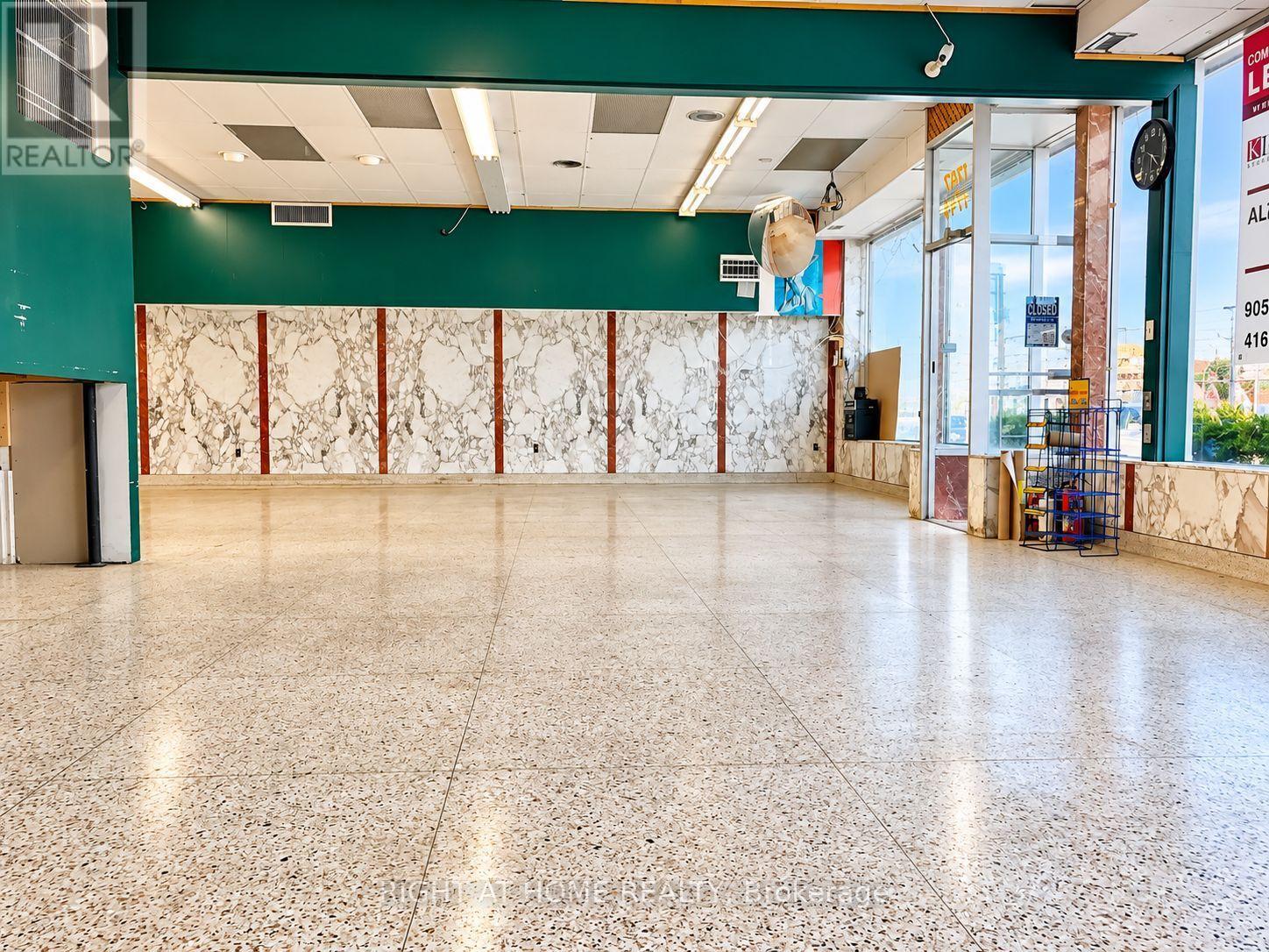St. Clair Avenue West Property Photo 15