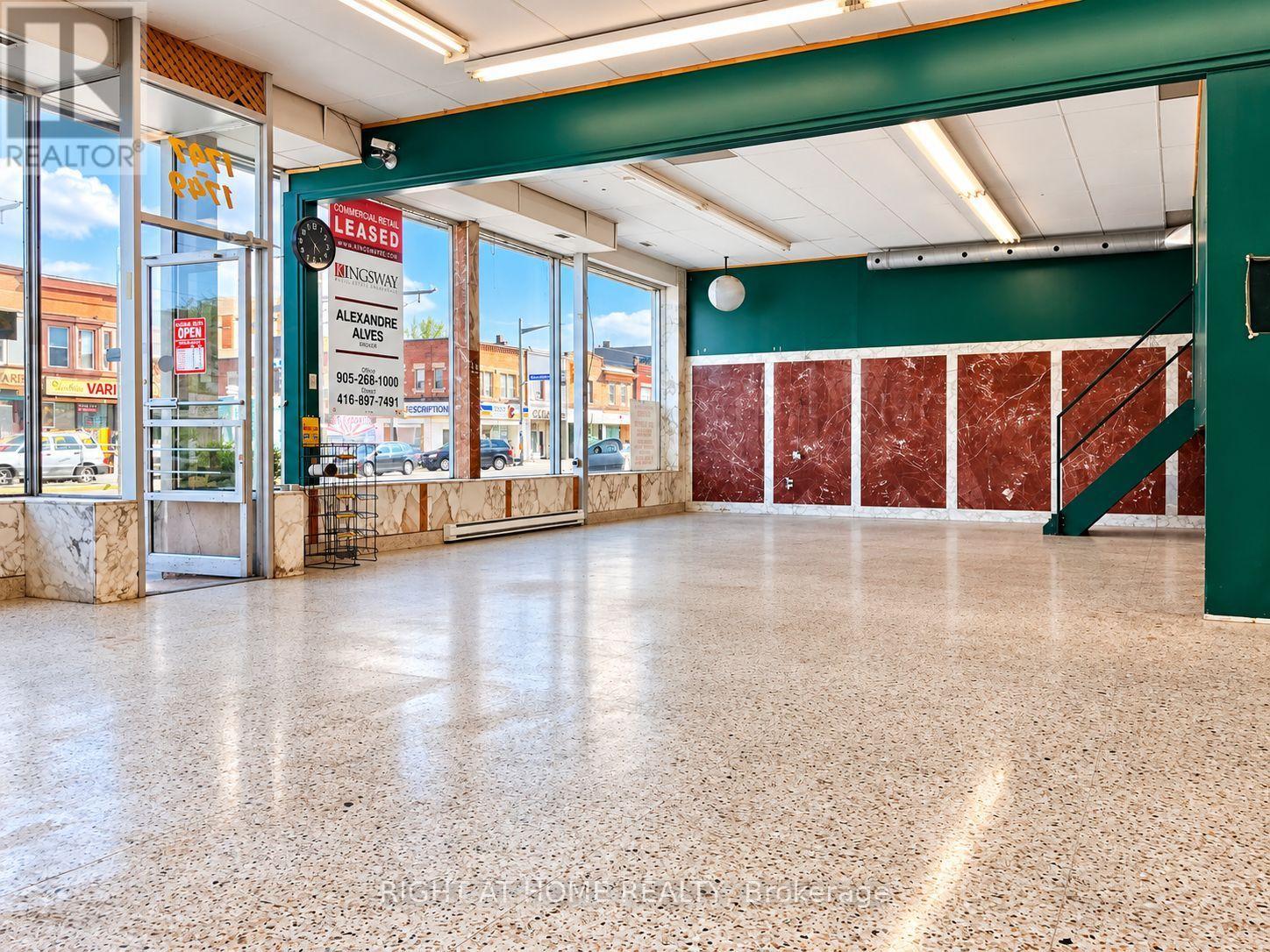 St. Clair Avenue West Property Photo 16