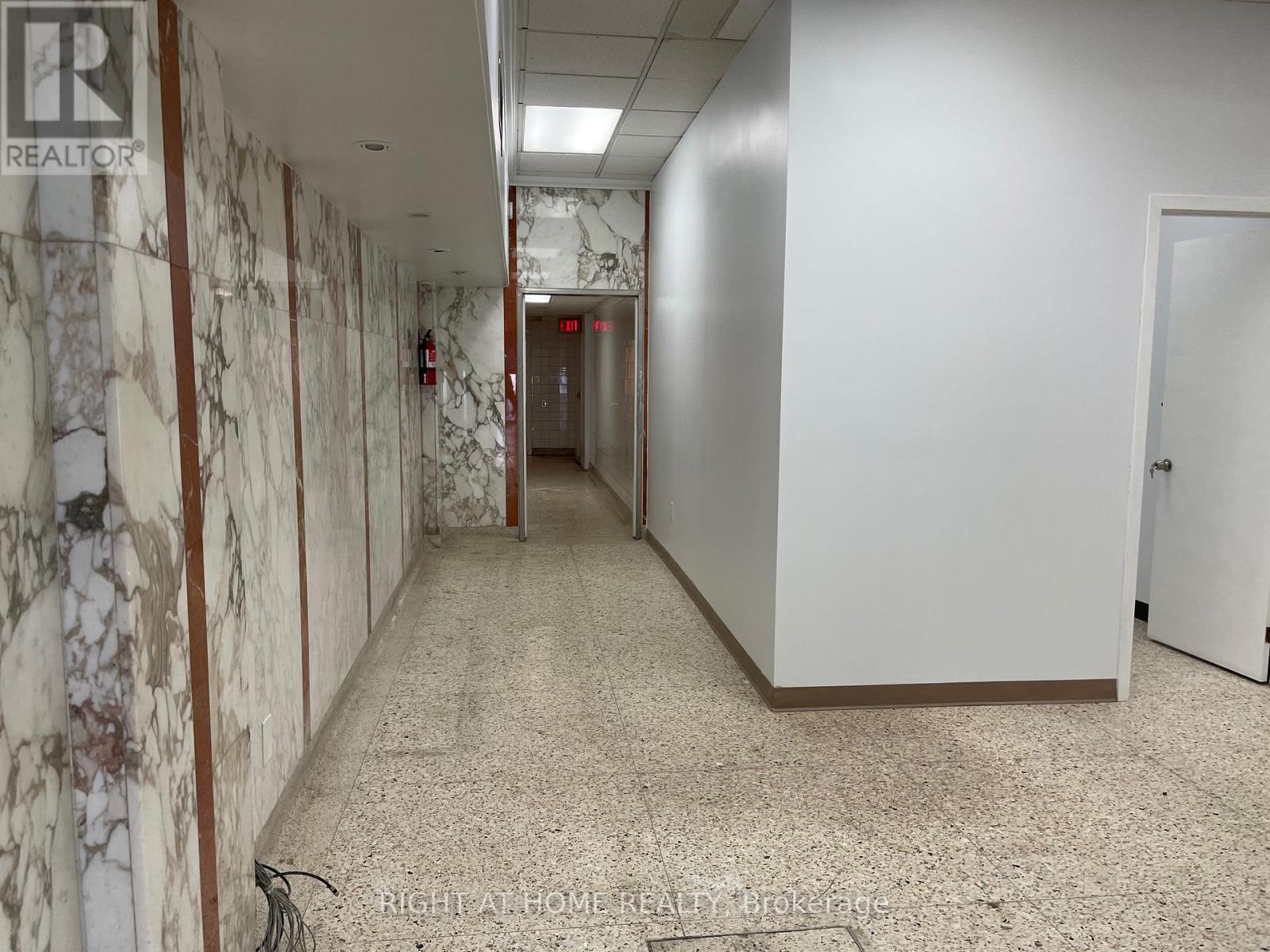 St. Clair Avenue West Property Photo 23