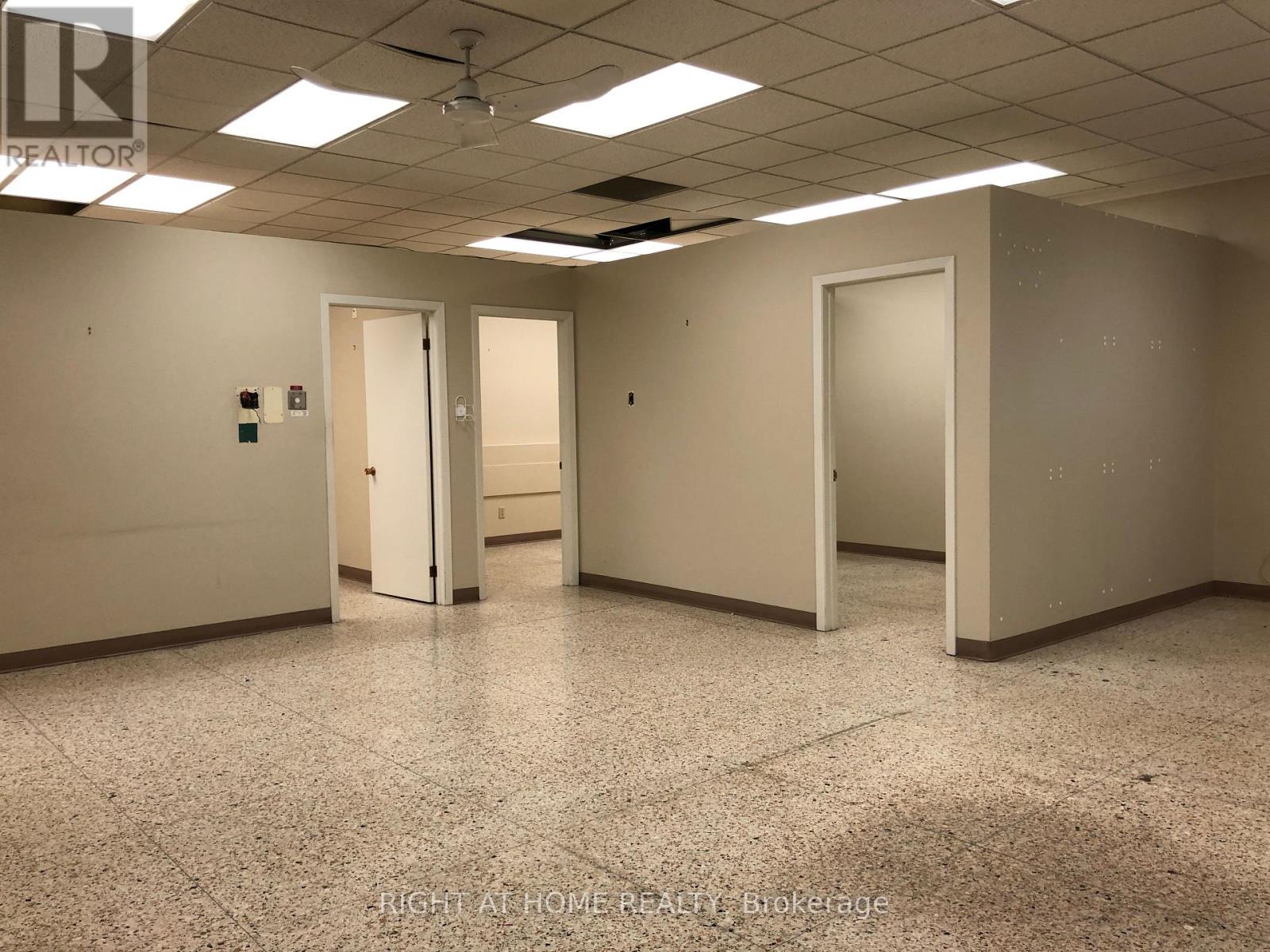 St. Clair Avenue West Property Photo 26