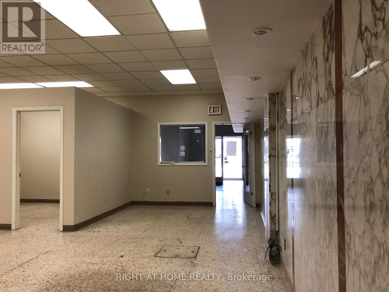 St. Clair Avenue West Property Photo 27