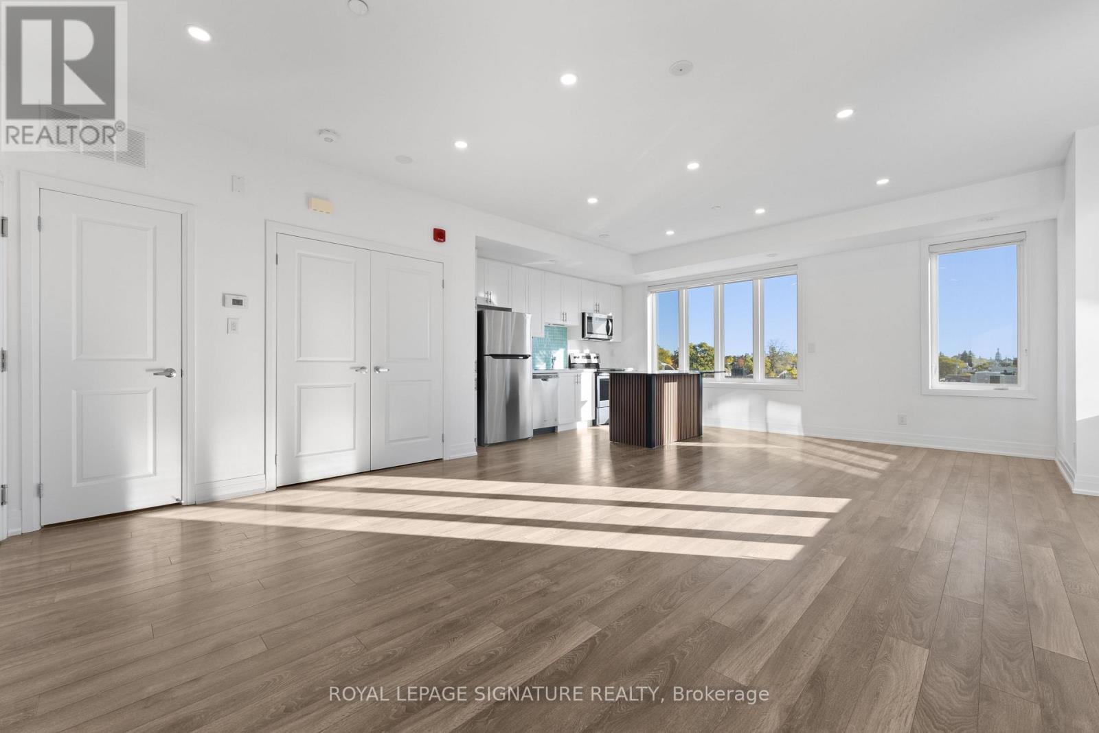 19 - 100 LONG BRANCH AVENUE Property Photo 1