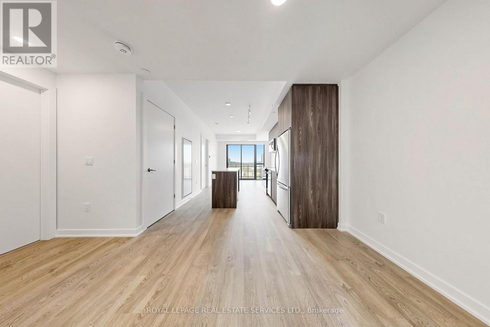 405 - 740 Whitlock Avenue Property Photo 7