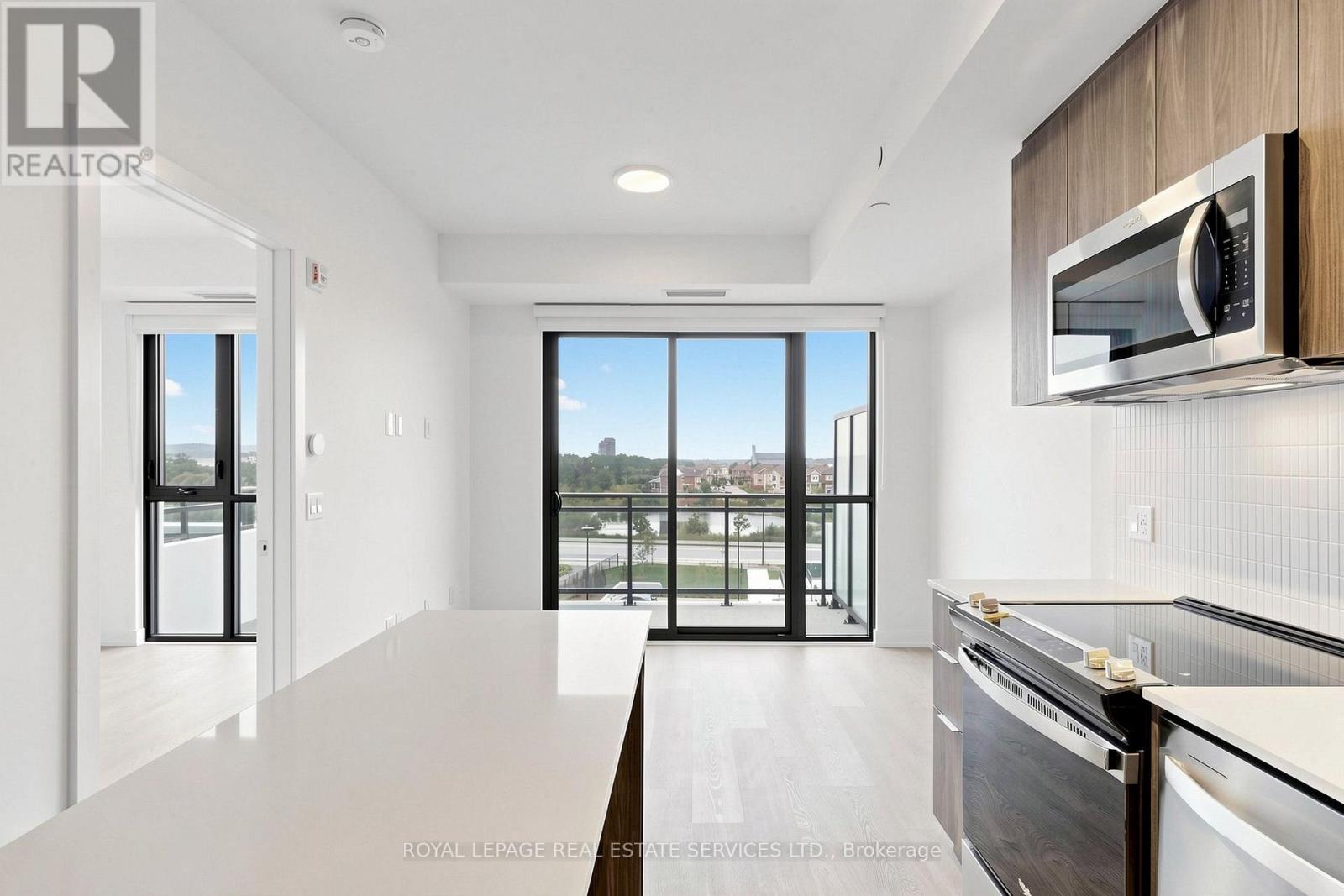 405 - 740 Whitlock Avenue Property Photo 10