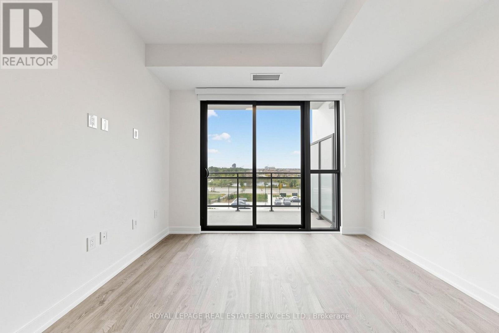 405 - 740 Whitlock Avenue Property Photo 13