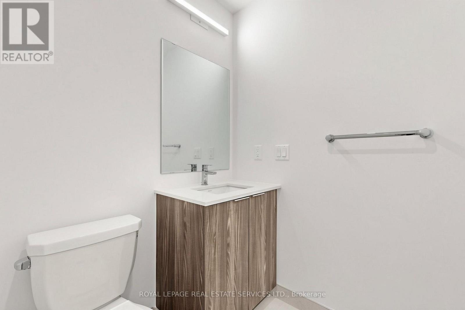 405 - 740 Whitlock Avenue Property Photo 16