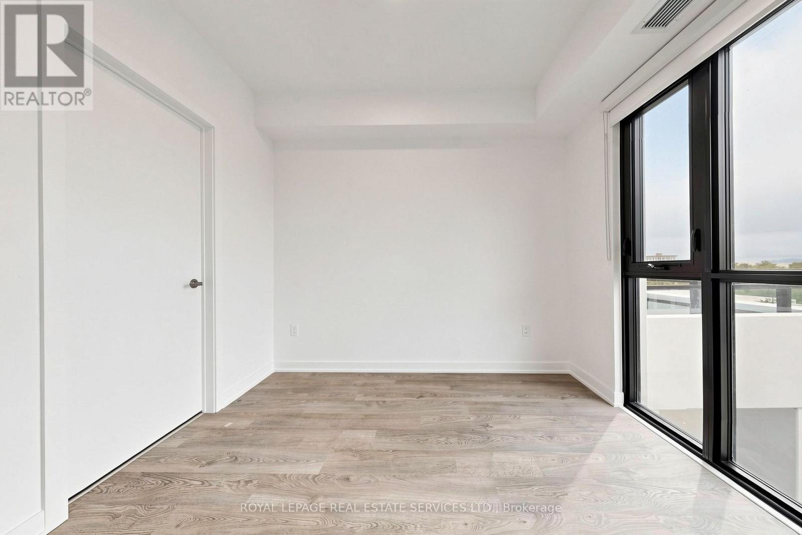 405 - 740 Whitlock Avenue Property Photo 20