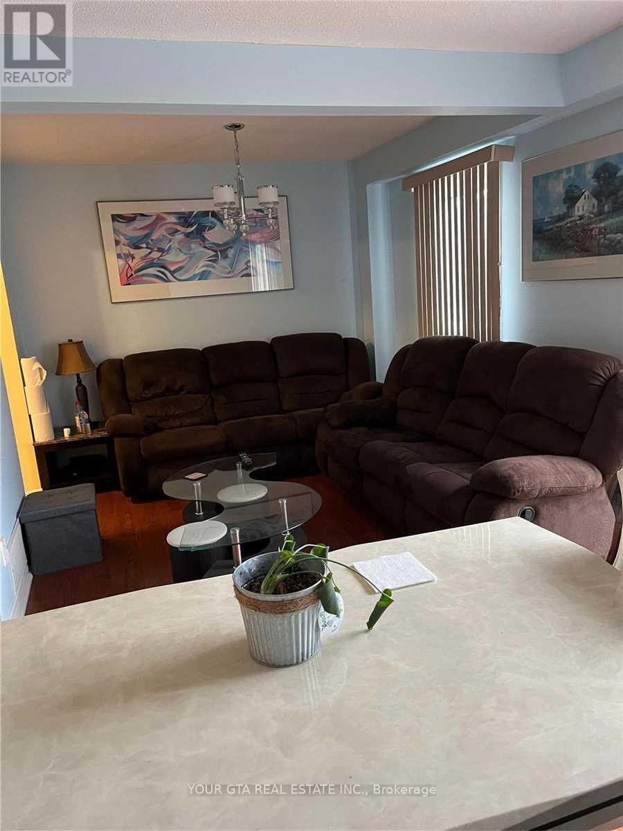 20 Luminous Court Property Photo 5
