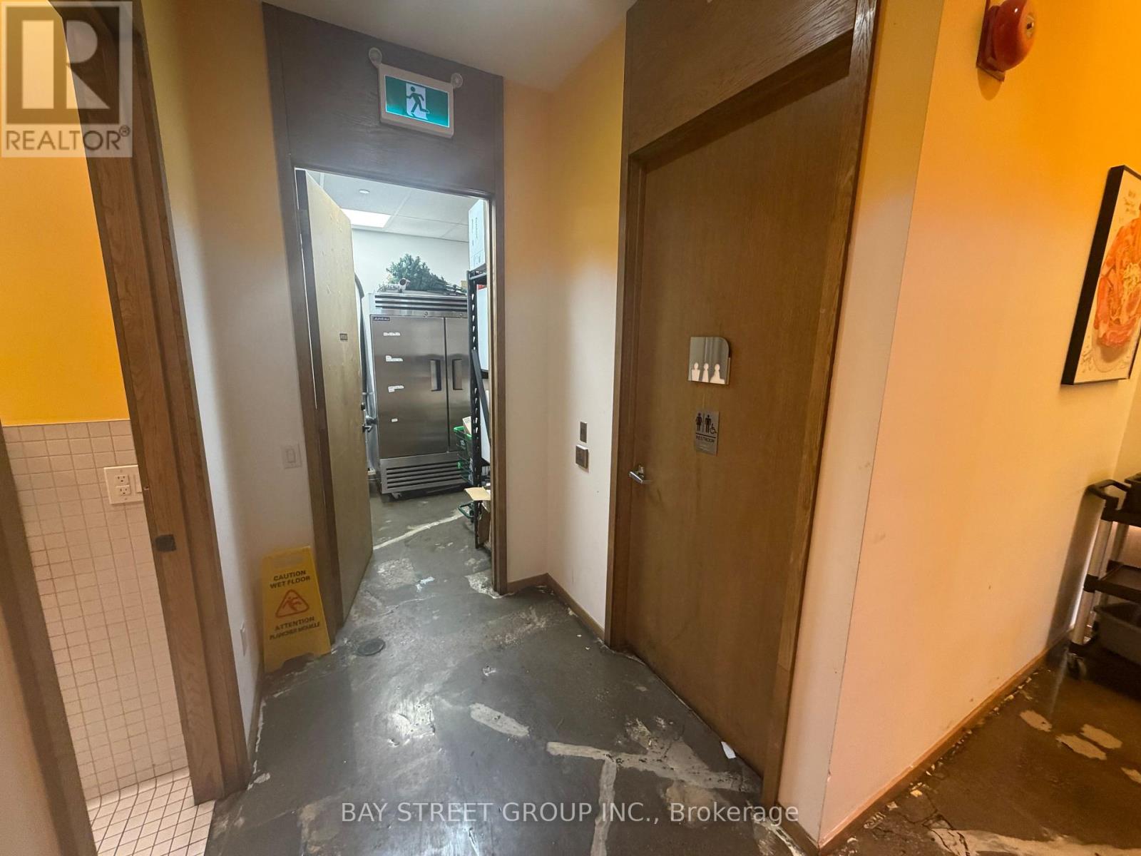 7 - 1177 Central Parkway W Property Photo 10