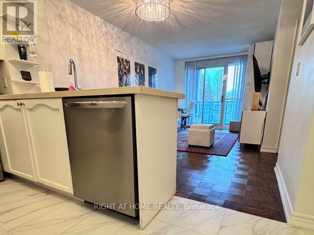 38 Fontenay Court Property Photo 5