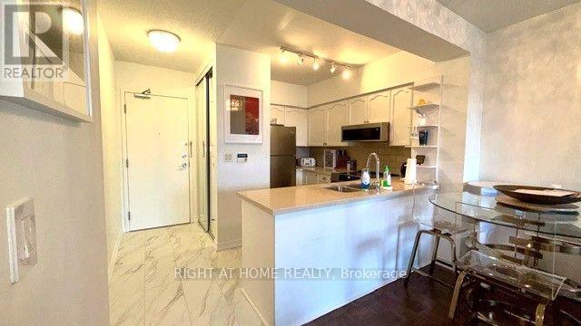 38 Fontenay Court Property Photo 7