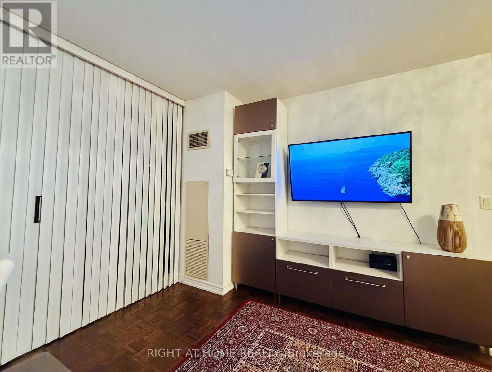 38 Fontenay Court Property Photo 10