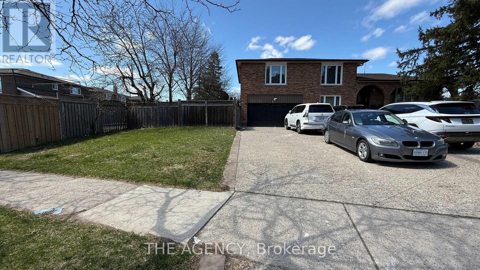 411 Laurier Avenue Property Photo 2