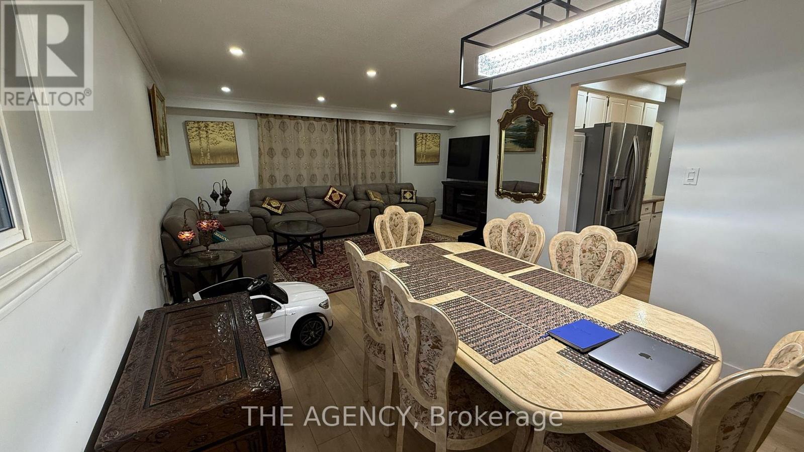 411 Laurier Avenue Property Photo 18