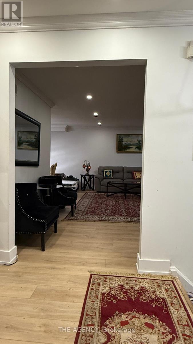 411 Laurier Avenue Property Photo 24