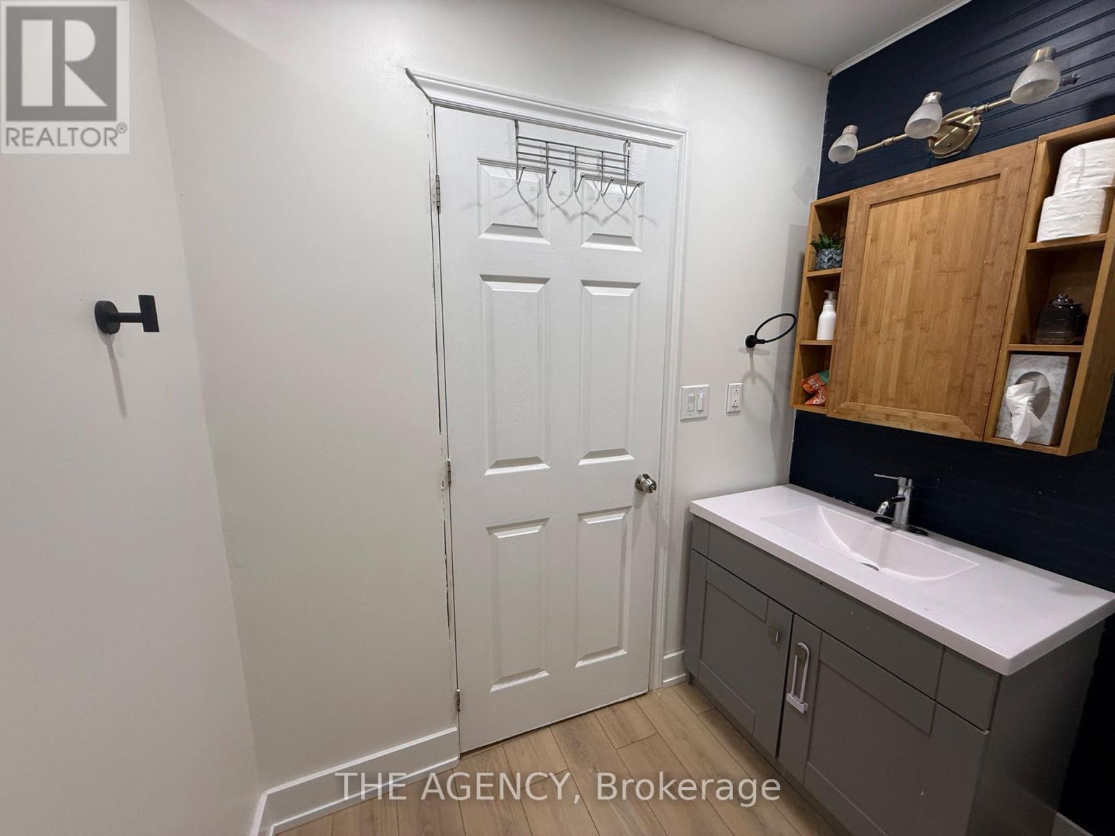 411 Laurier Avenue Property Photo 27
