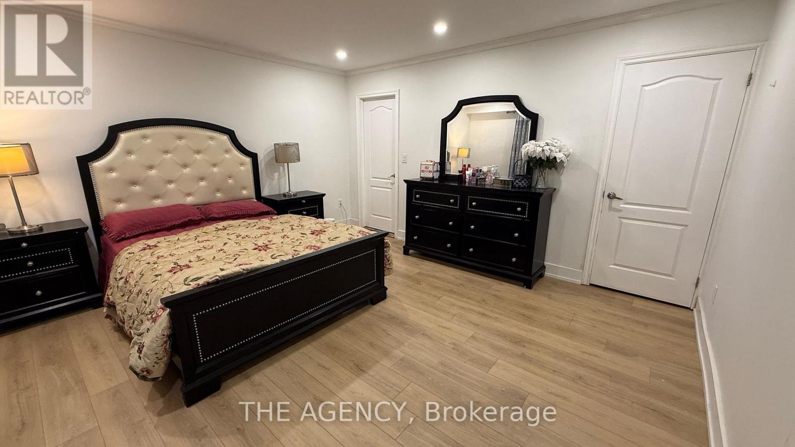 411 Laurier Avenue Property Photo 30