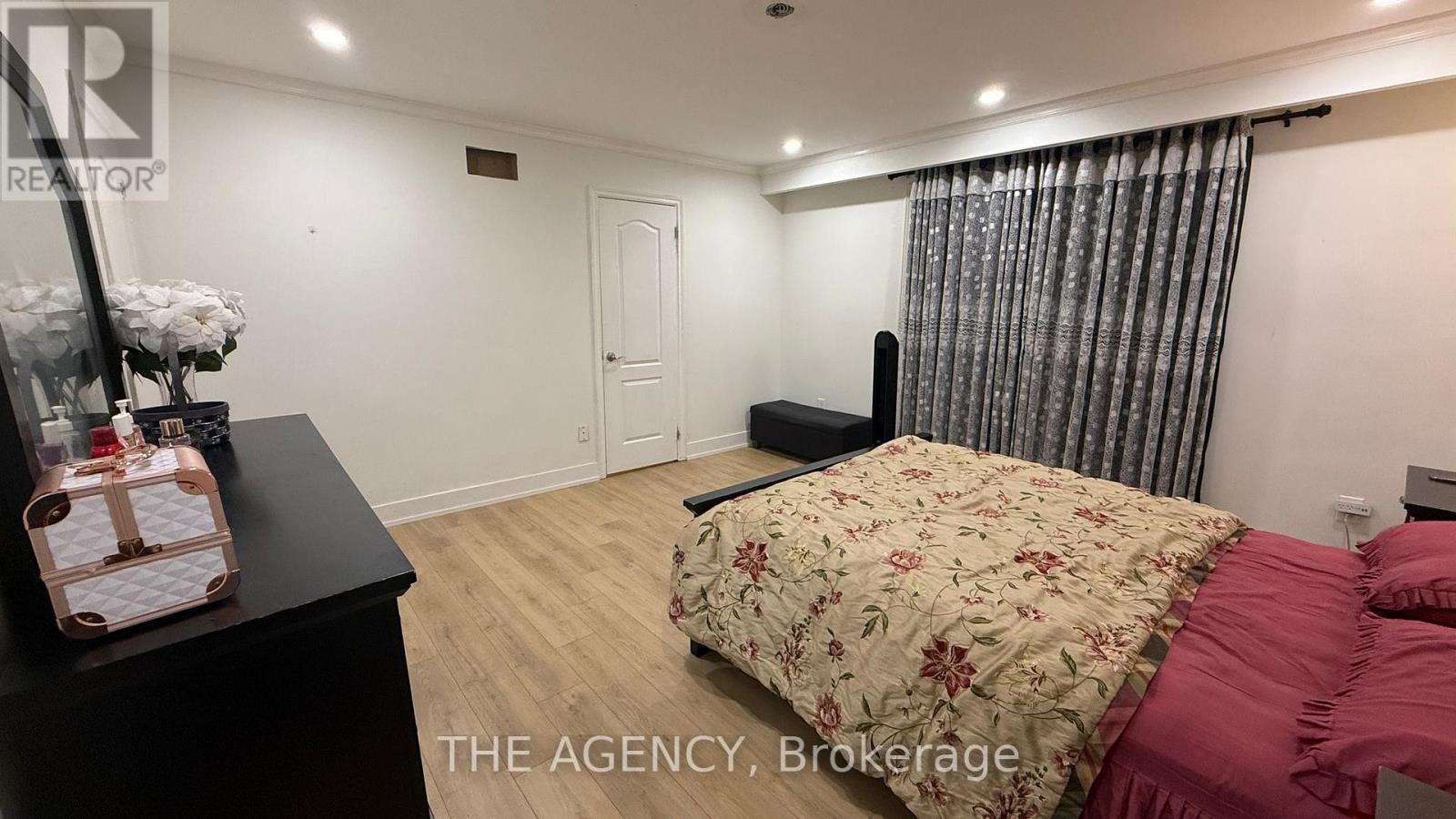 411 Laurier Avenue Property Photo 31