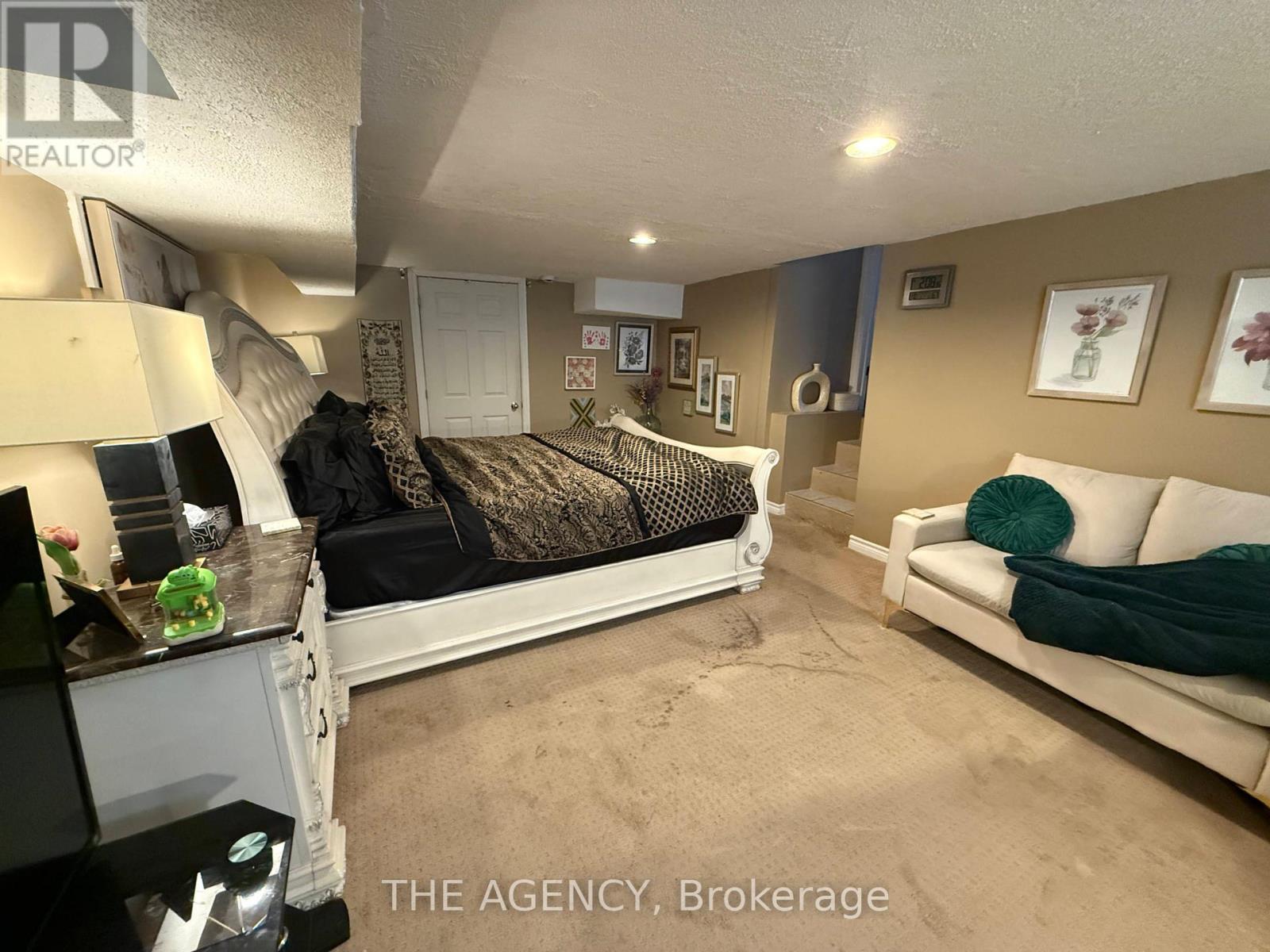 411 Laurier Avenue Property Photo 40