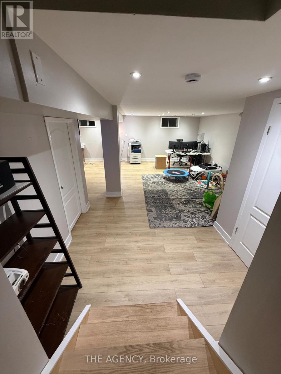 411 Laurier Avenue Property Photo 41