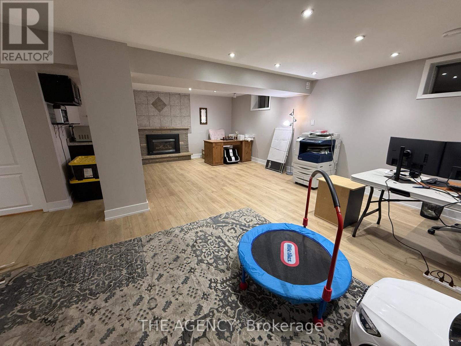411 Laurier Avenue Property Photo 44