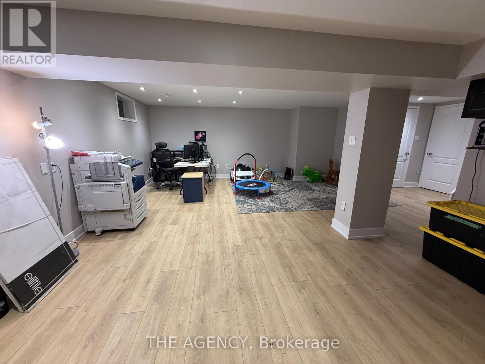 411 Laurier Avenue Property Photo 46