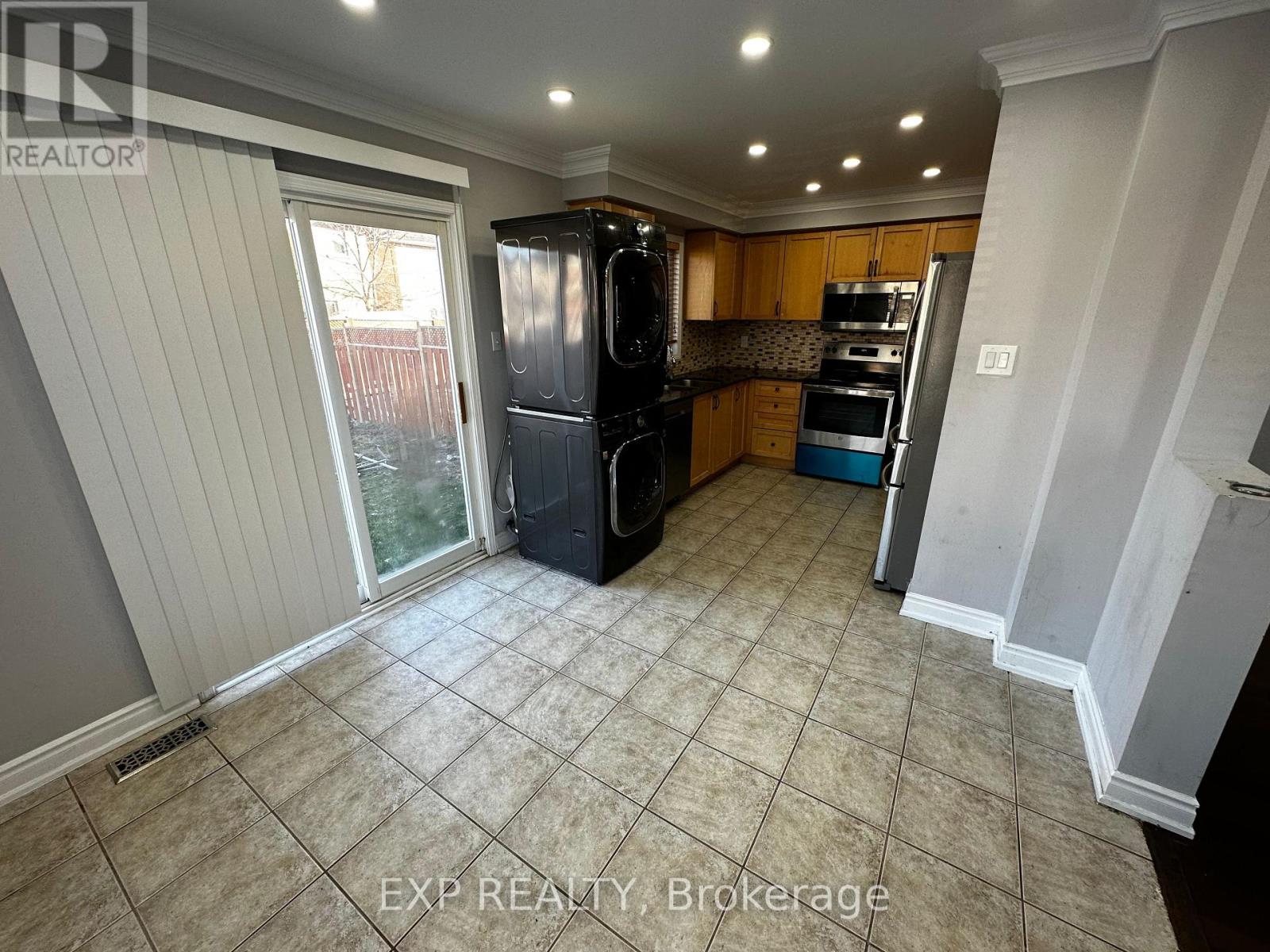 25 PRINCE CRESCENT Property Photo 1