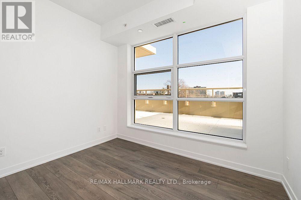 426 - 1787 St Clair Avenue W Property Photo 3