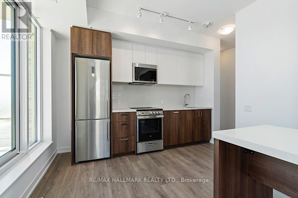 426 - 1787 St Clair Avenue W Property Photo 8