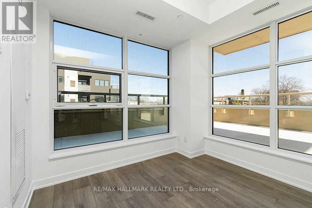 426 - 1787 St Clair Avenue W Property Photo 12