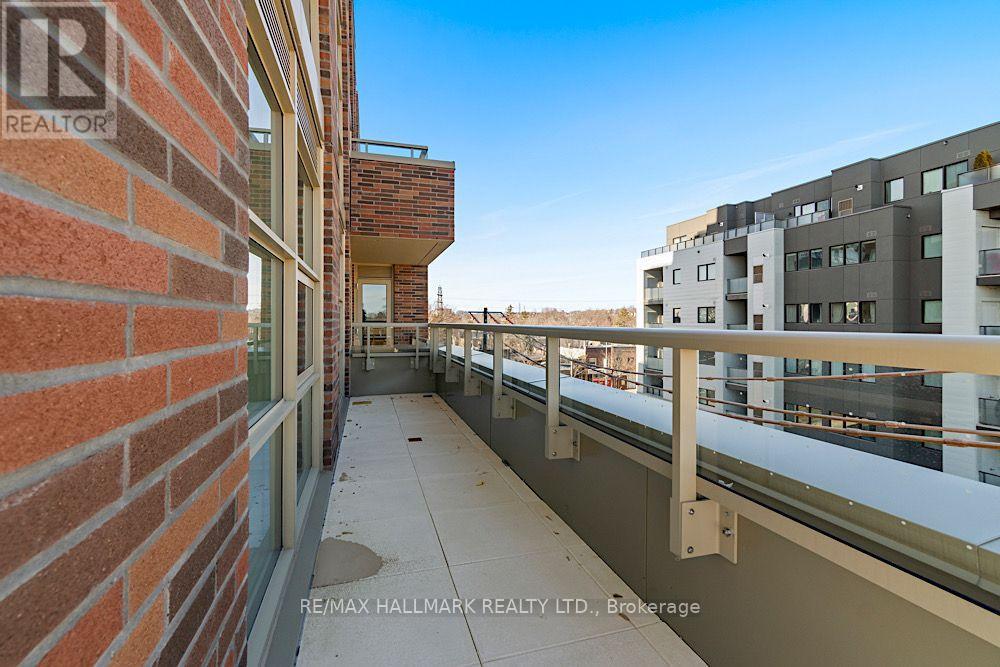 426 - 1787 St Clair Avenue W Property Photo 20