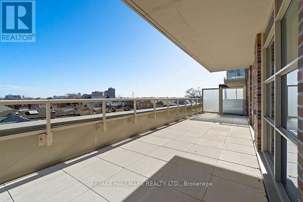 426 - 1787 St Clair Avenue W Property Photo 22