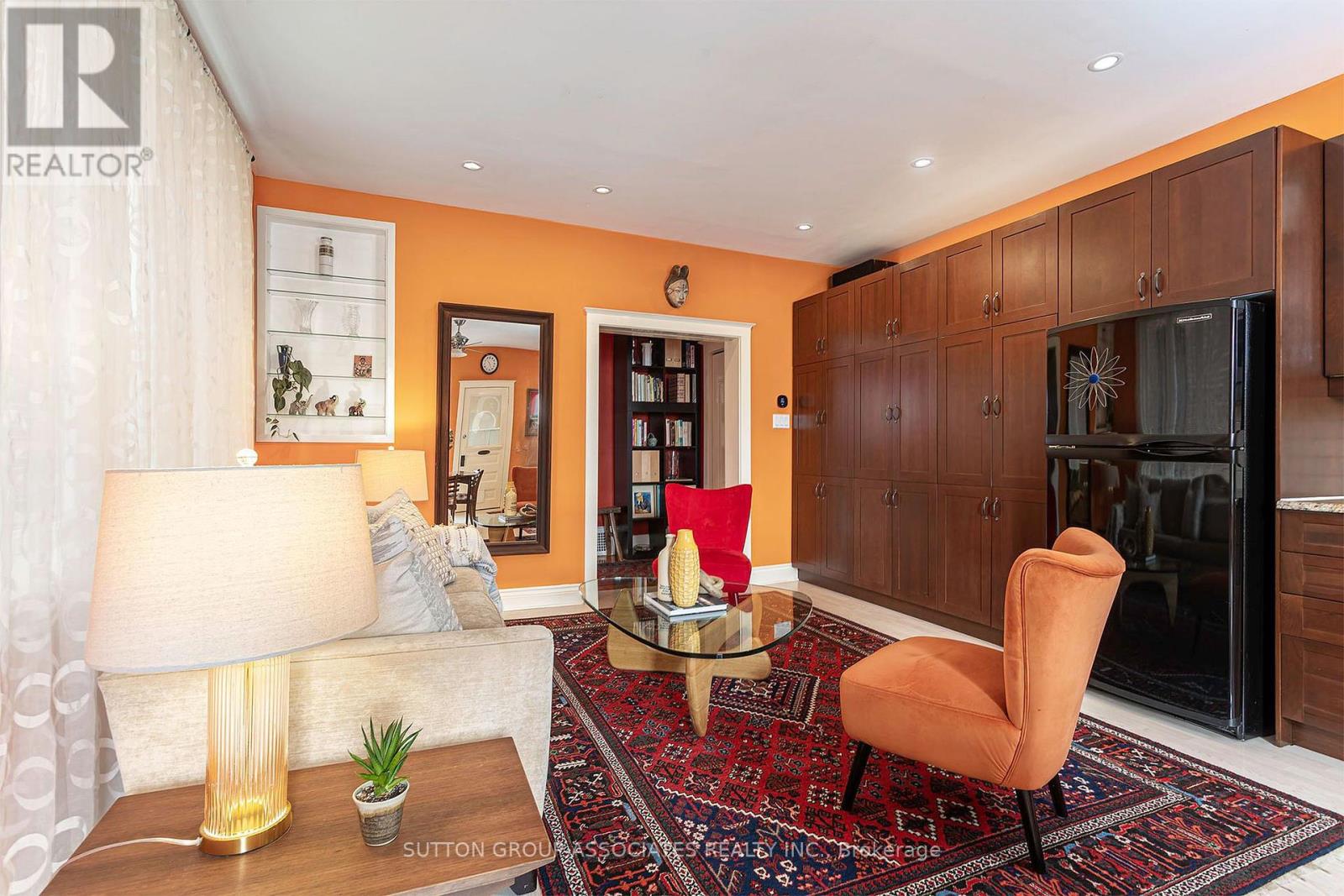 257 Perth Avenue Property Photo 10