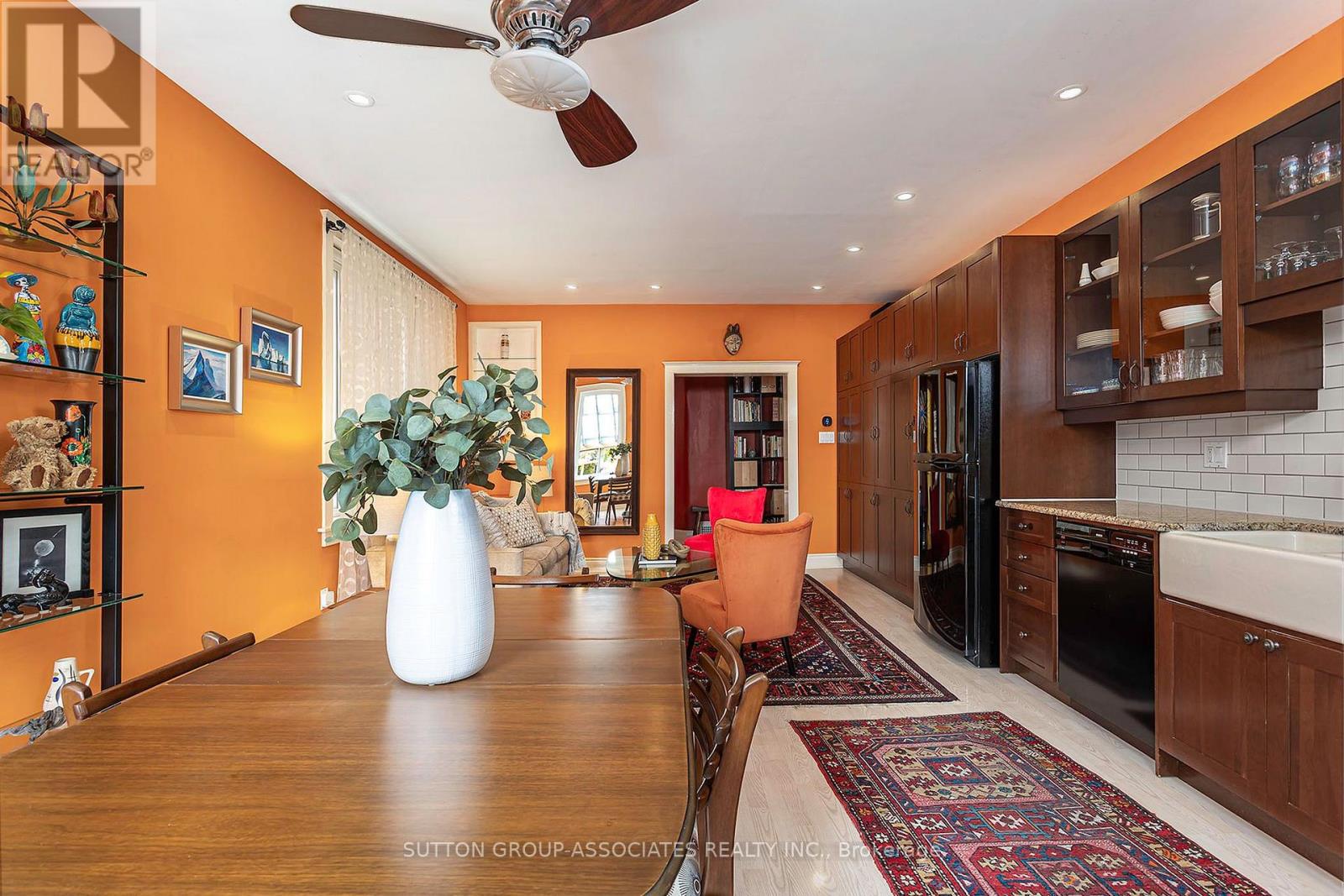 257 Perth Avenue Property Photo 13